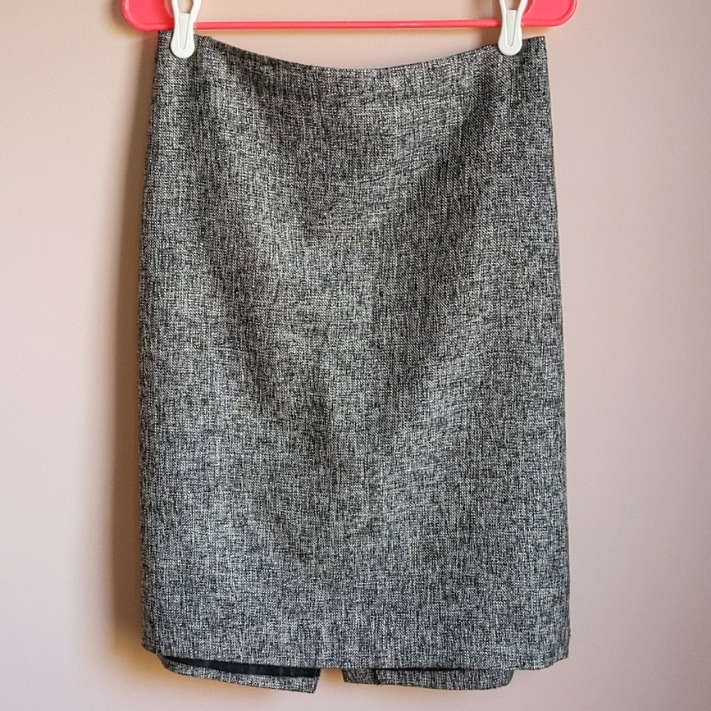 Like New Liz Claiborne pencil skirt size 16